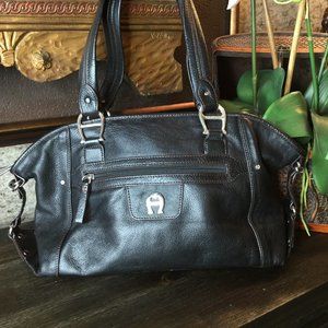 Vintage Etienne Aigner black leather handbangs